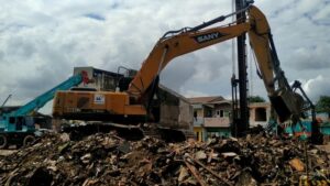 Phá dỡ công trình xây dựng tại Hà Nội